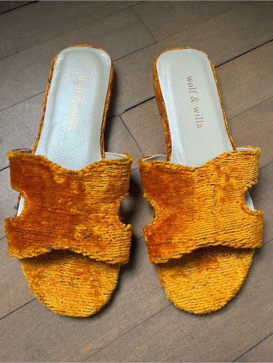 Wolf & Willa Shoes - Wolf & Willa NWOT Orange Slide Sandals Size 7.5